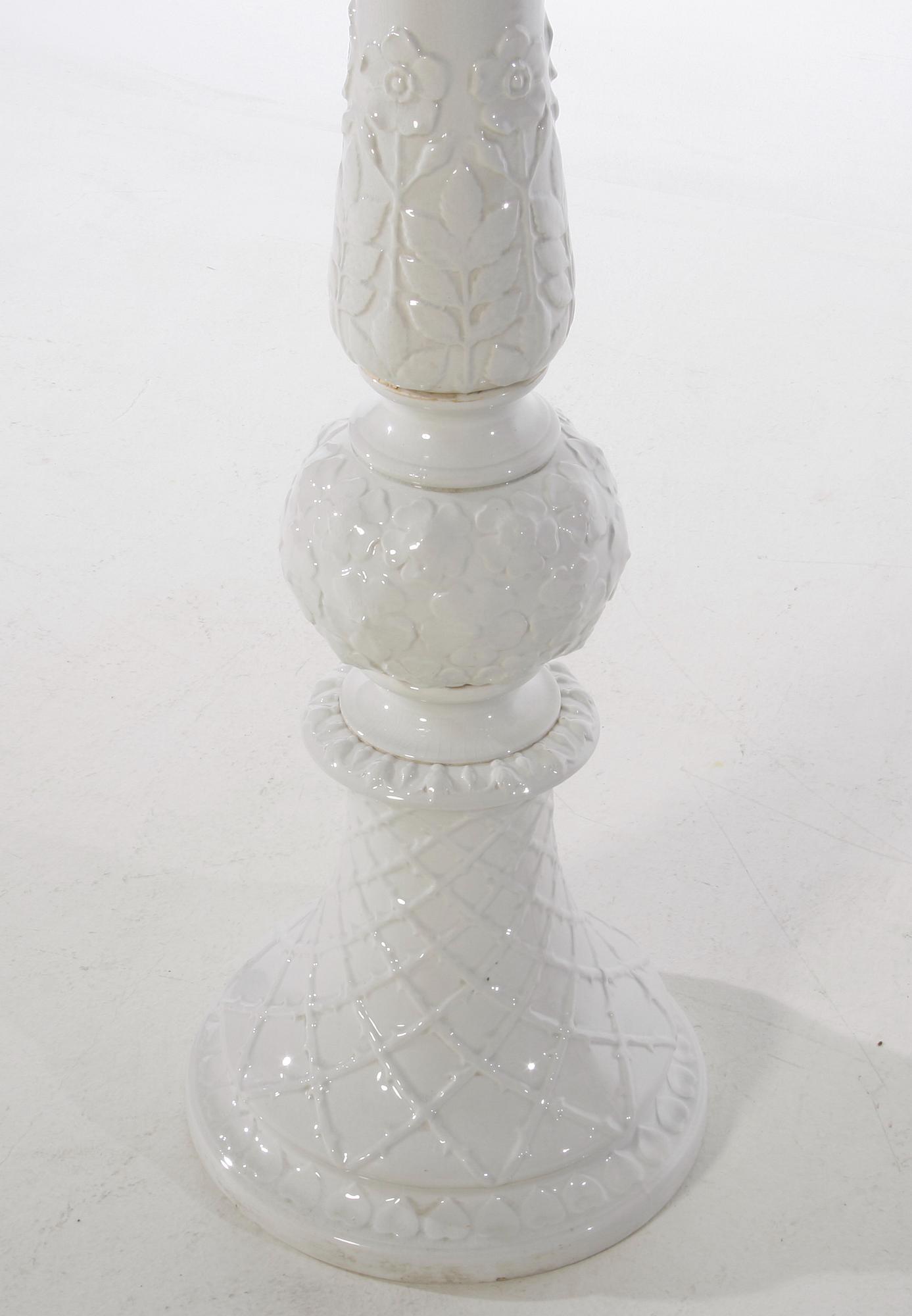 PIEDESTAL MED KRUKA, porslin, Gustafsberg 1912.