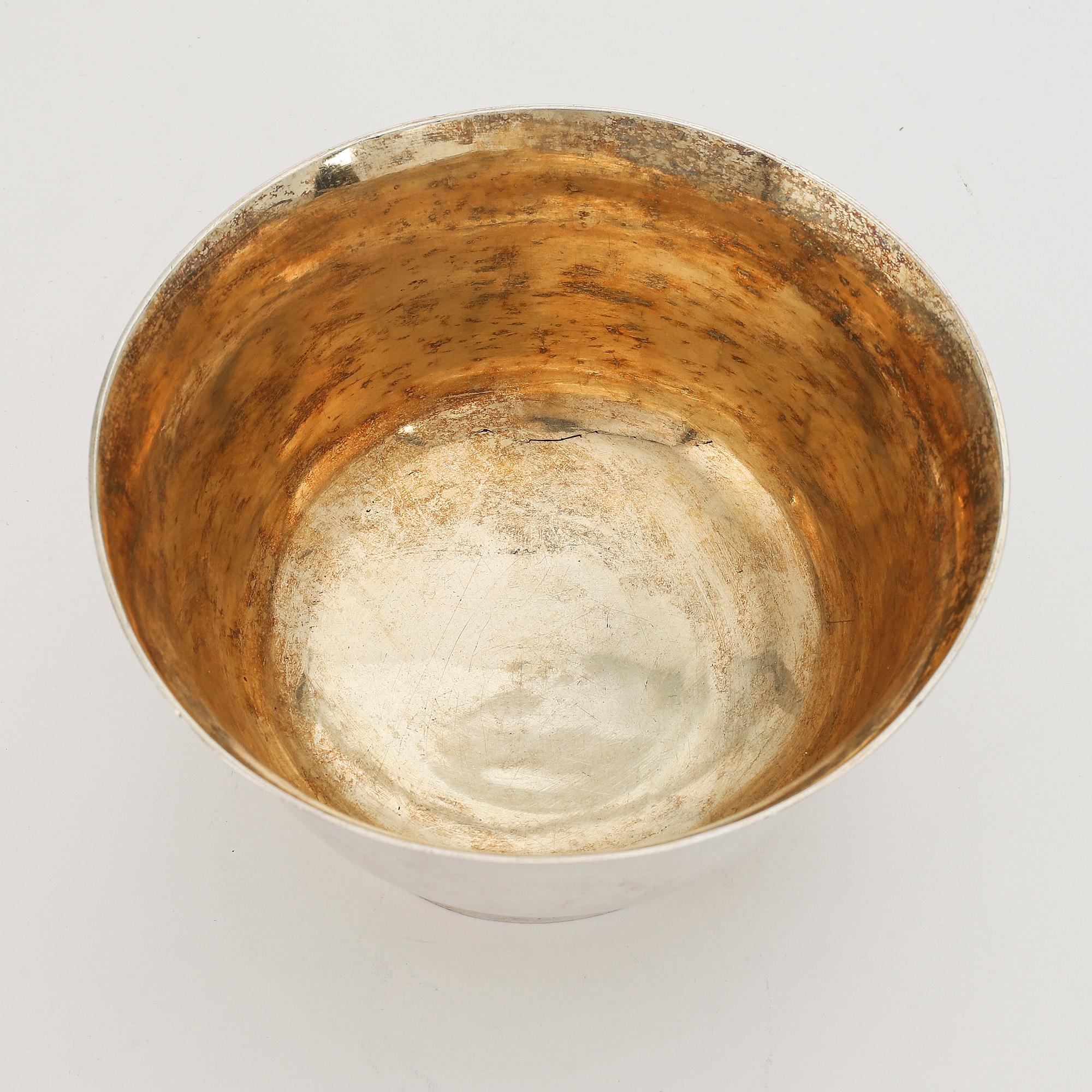 A silver bowl by Adolf Zethelius, Stockholm 1823.