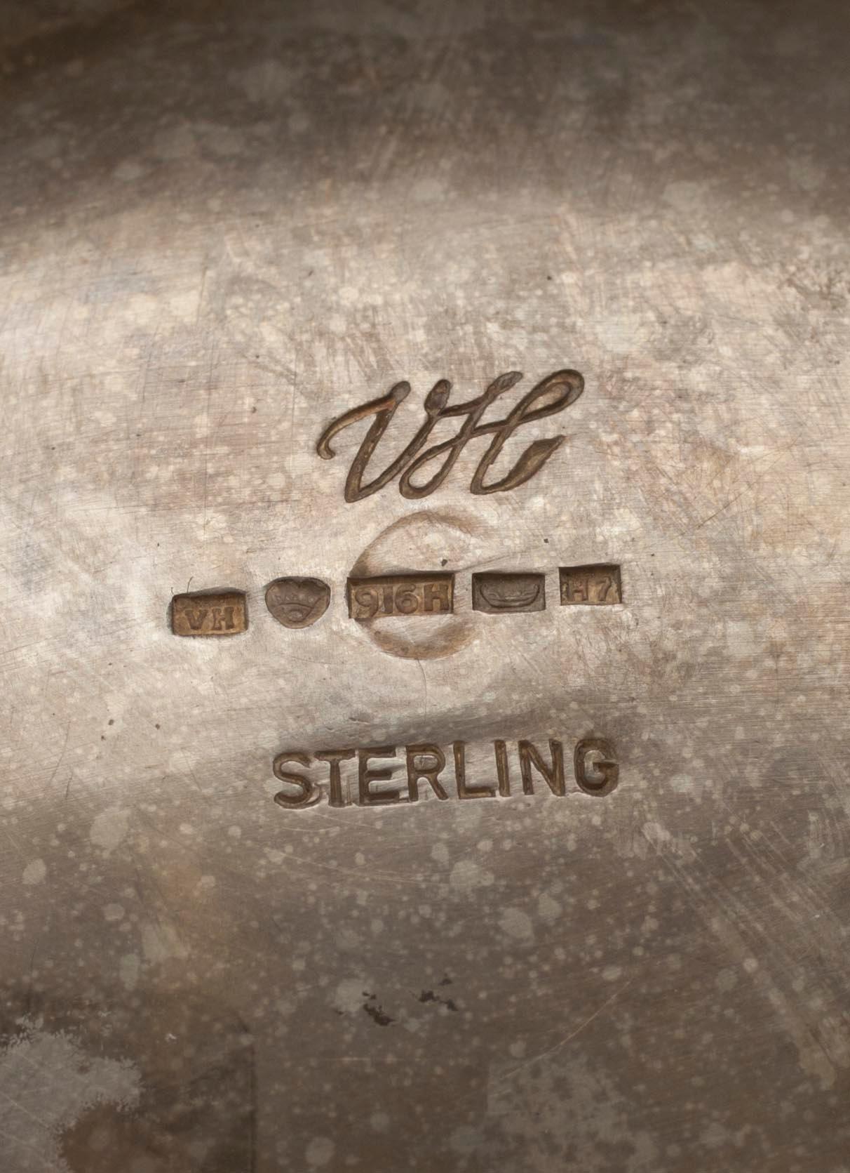 SKÅL PÅ FOT, sterling silver, V. Hamara, Helsingfors 1961. Vikt 465 g.