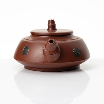 Fan Jianjun, A yixing teapot, China, 1990s.