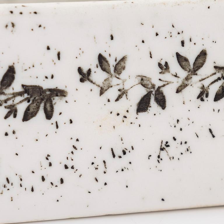 Rut Bryk, seinäreliefi, kivitavaraa, signeerattu BRYK.