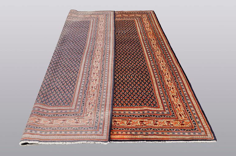 A carpet, Sarouk - Mir, ca 310 x 223 cm.