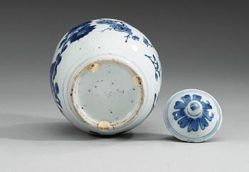 A blue and white Transitional jar with cover, 17th Century.