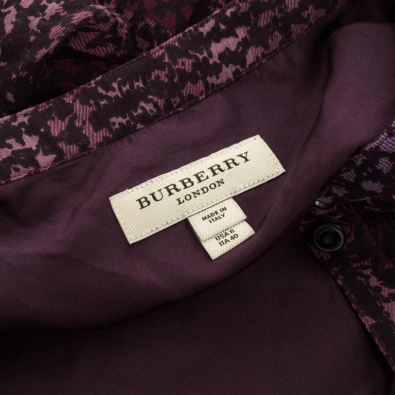 KLÄNNING, Burberry.