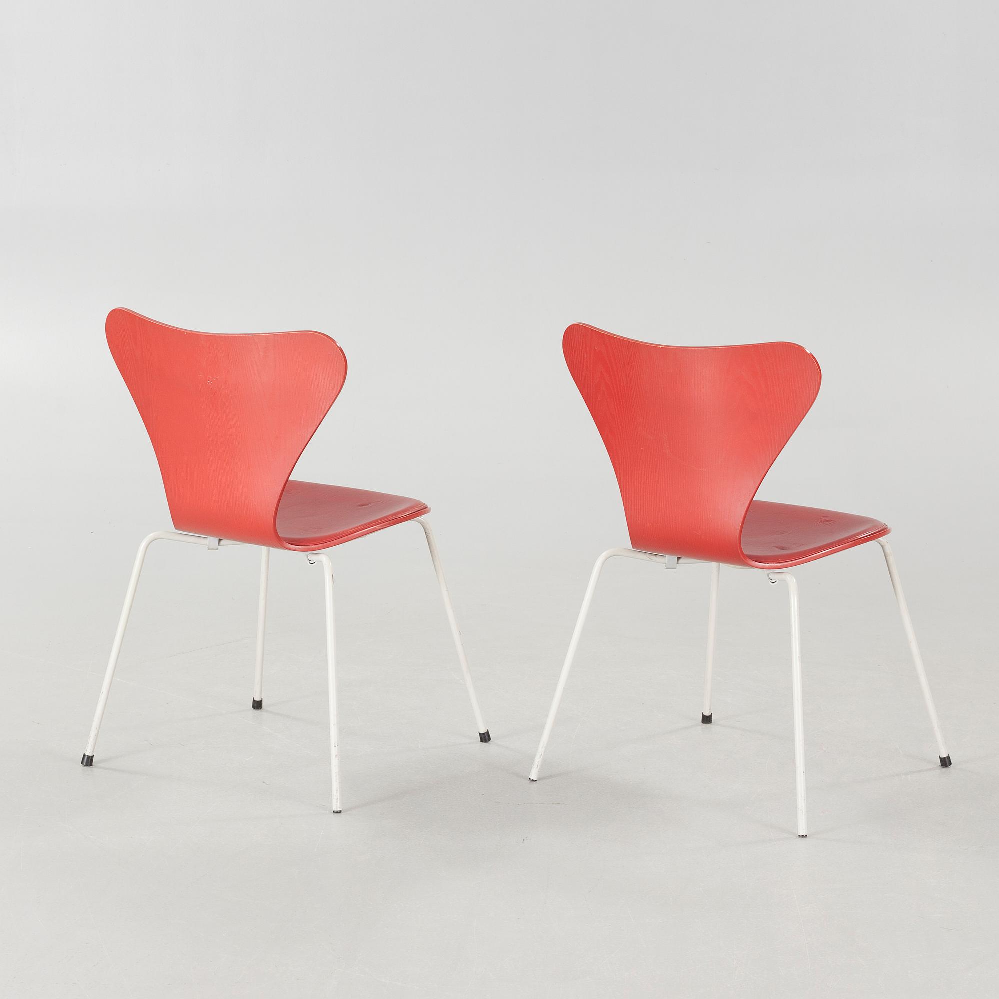 Eight "Seven" chairs, designed by Arne Jacobsen for Fritz Hansen, 1995.