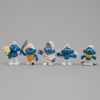 96 1970s/1980s smurf figures.