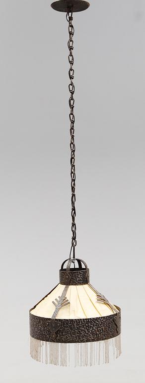 TAKLAMPA, smide, jugend, omkring år 1900. Höjd ca 50 cm.