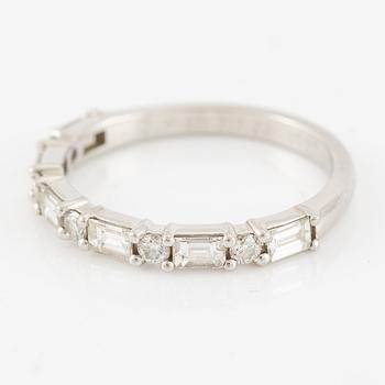 Ring platina med baguette- och runda briljantslipade diamanter, Emma Engelbert.