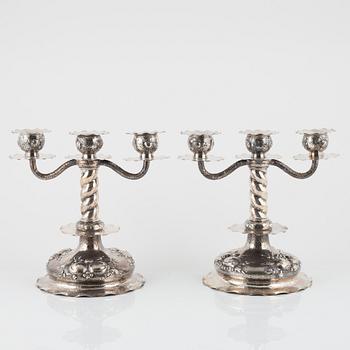 Kandelabrar, ett par, silver, barockstil, CG Hallberg, Stockholm, 1928.