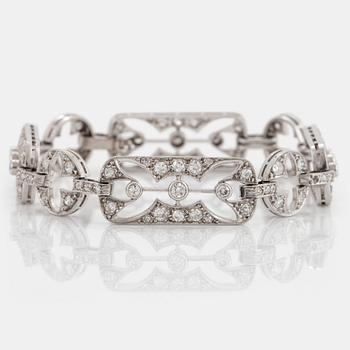 837. Armband platina med gammal- och åttkantslipade diamanter.
