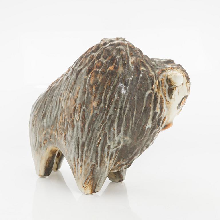 Taisto Kaasinen, A stoneware figurine, signed TK Arabia, 1960s-70s.