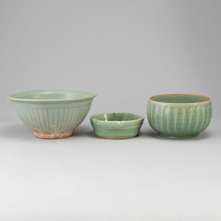 A group of three bowls, South East Asian, presumably 16th/17th Century.