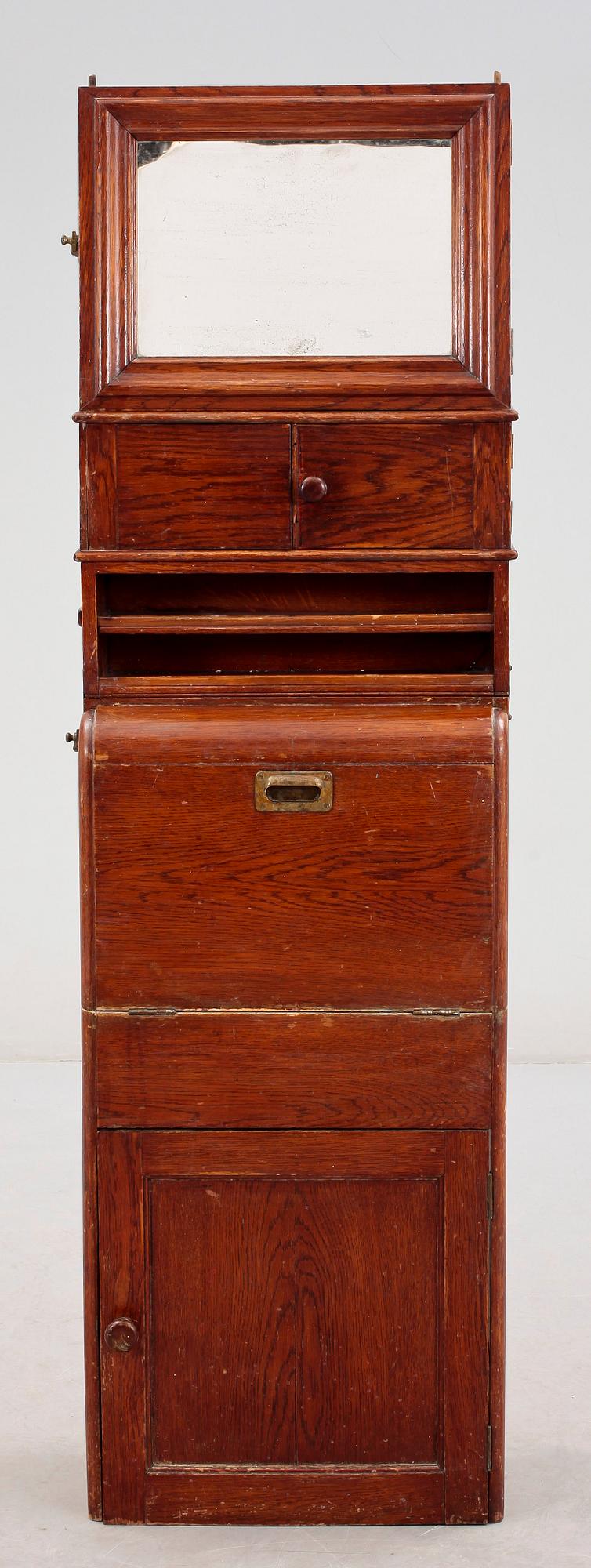 TOALETTSKÅP, för fartyg, 1900-talets början.