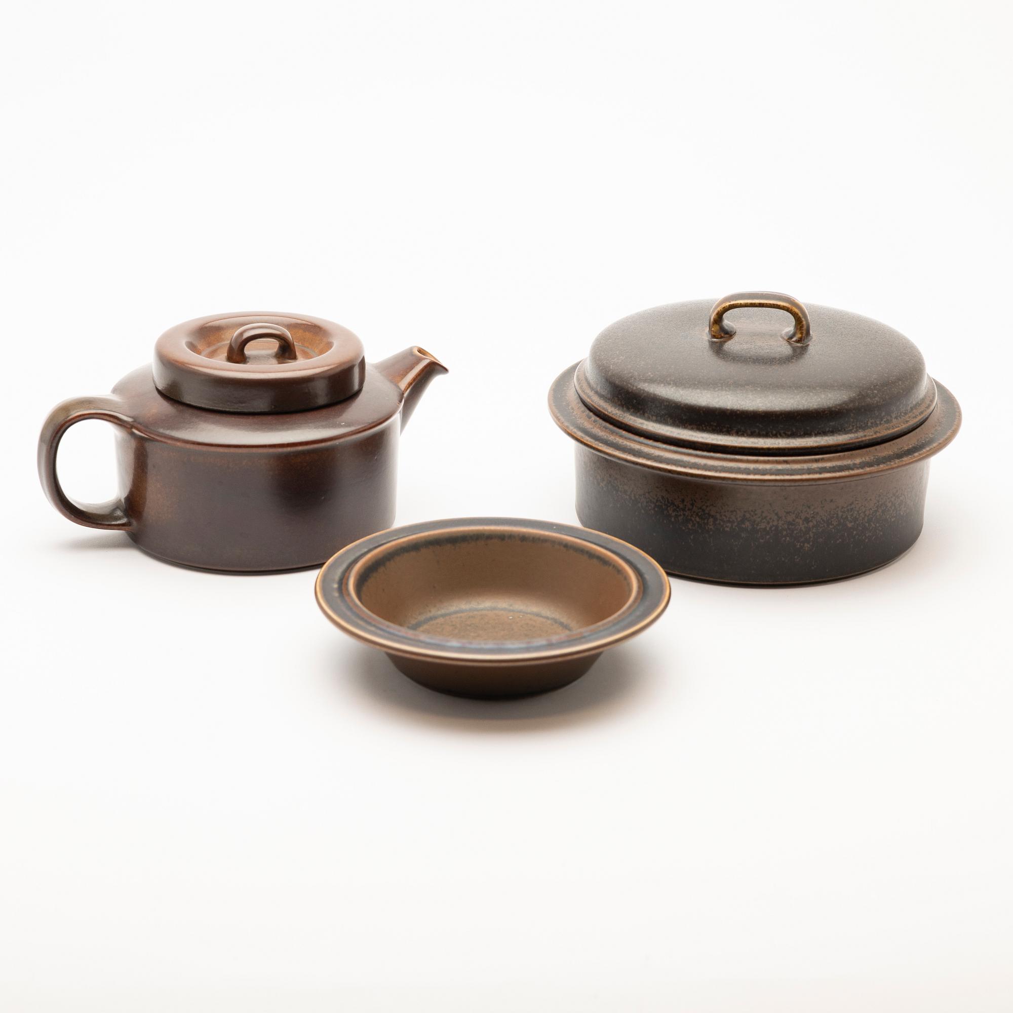 Ulla Procopé, Service, 76 pieces, "Ruska", Arabia, stoneware, second half of the 20th century.