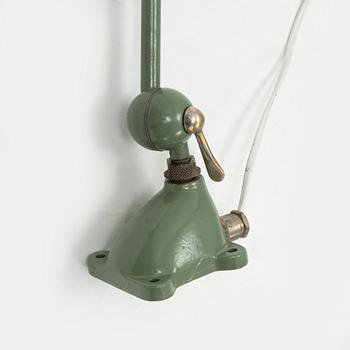 Vägglampa, industrimodell, 1900-talets mitt.