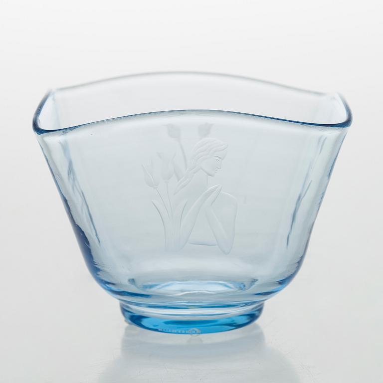 Gunnel Nyman, skål, modell 38/1081 Riihimäki Glassbruk Ab. Signerad Riihimäen Lasi Oy AO. 45. Formgiven 1938.