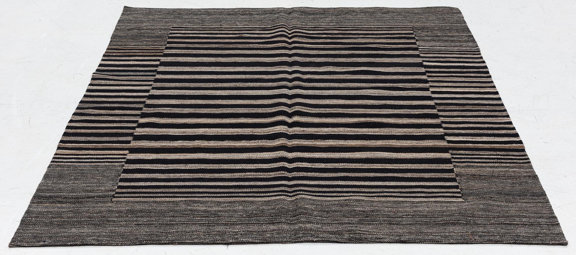 Rug, Kelim, 191 x 158 cm.