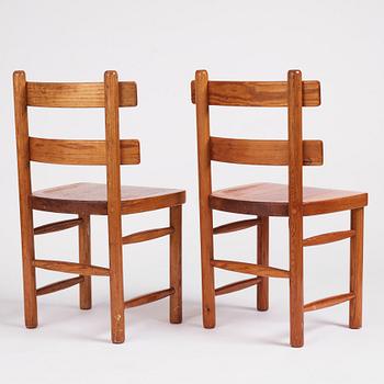 Axel Einar Hjorth, a pair of "Sandhamn" pine chairs, Nordiska Kompaniet, 1929.