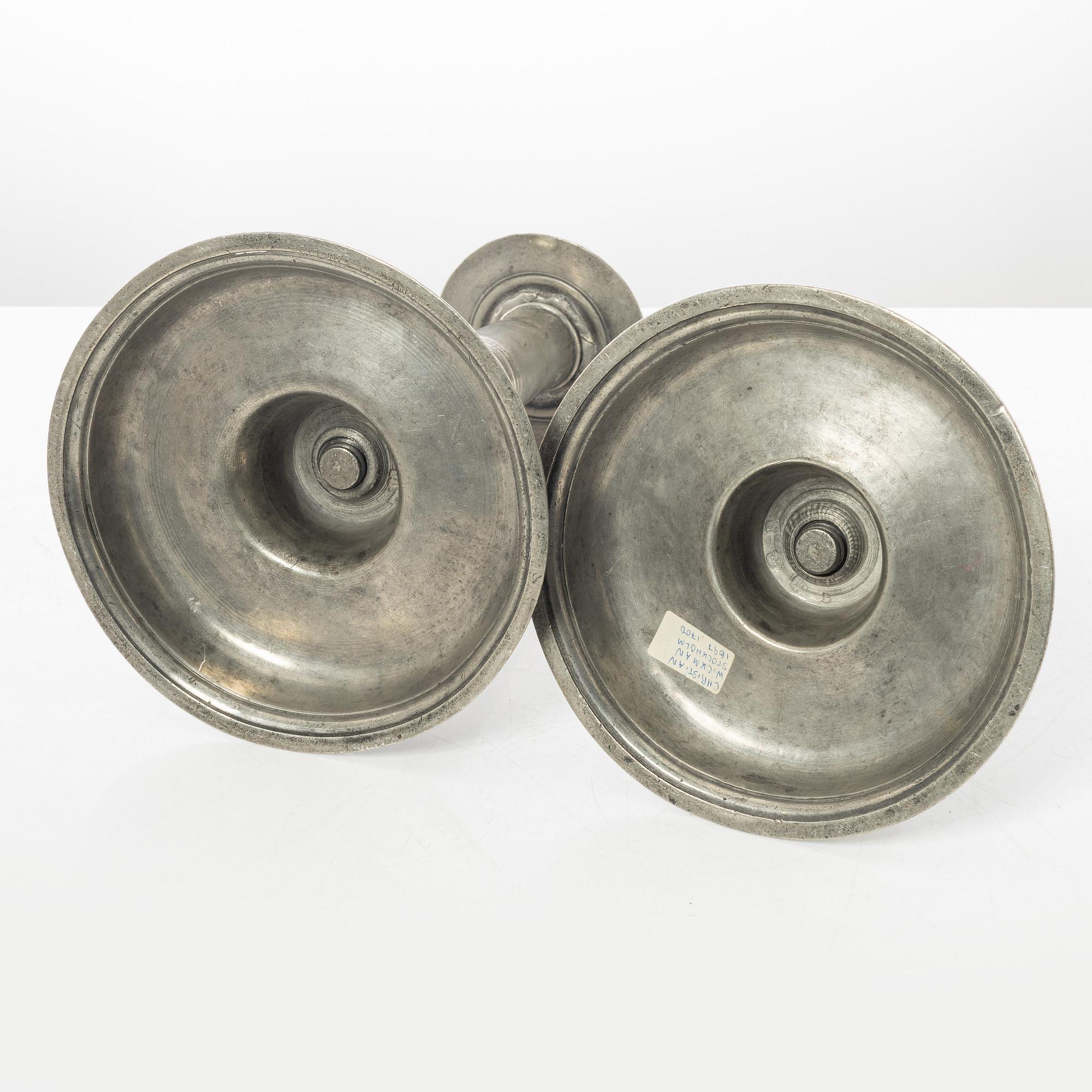 Ljusstakar, ett par, av Christopher Wickman, Stockholm 1696 och 1697, Karolinsk Barock.