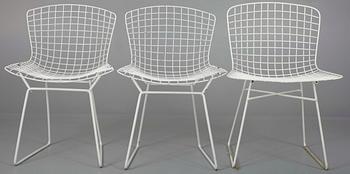 STOLAR, 2 st, "Sidechair", design Harry Bertoia, En stol snarlik, 1900-talets senare hälft.