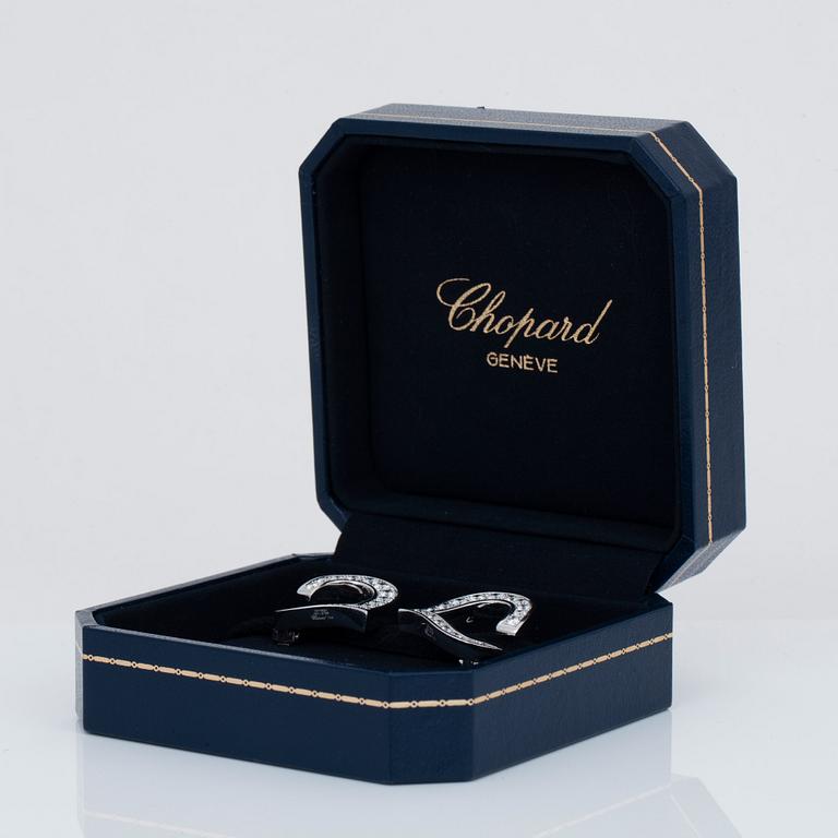 A pair of Chopard diamond, 2.90 cts in total, earrings. Certificate of origin.