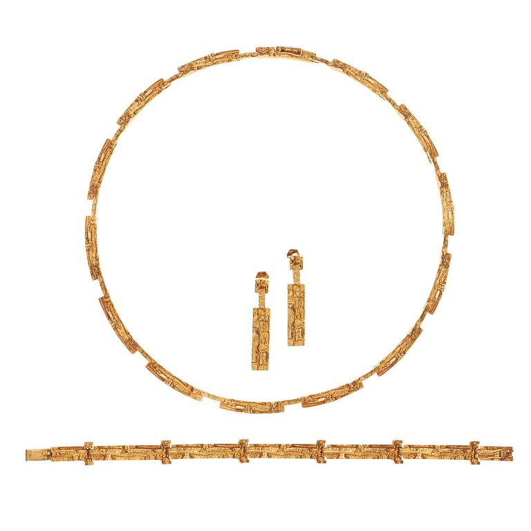 A Björn Weckström 18k gold necklace, bracelet and earrings, Lapponia, Finland.