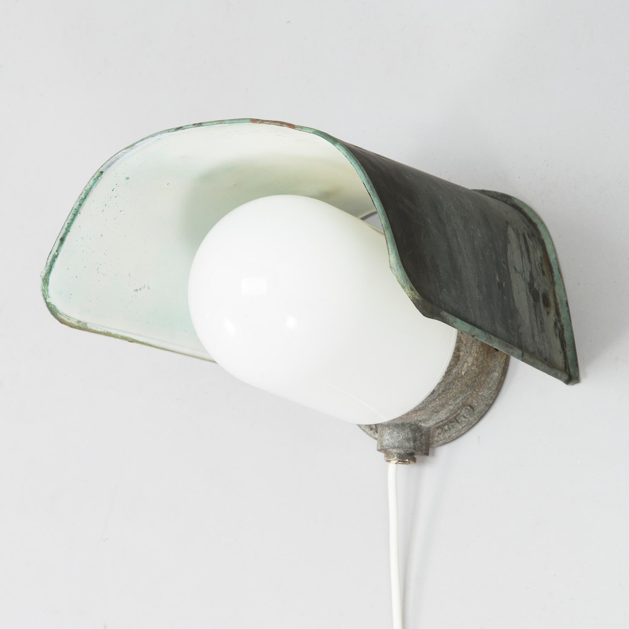 An industrial wall light, manufacturer Sähköliikkeiden Oy (SLO), Finland 1930s-1940s.