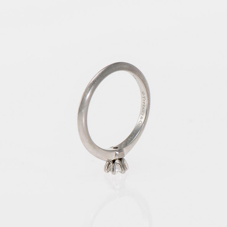 RING, Tiffany & Co, platina, briljantslipad diamant.  Vikt ca 3,3 g.