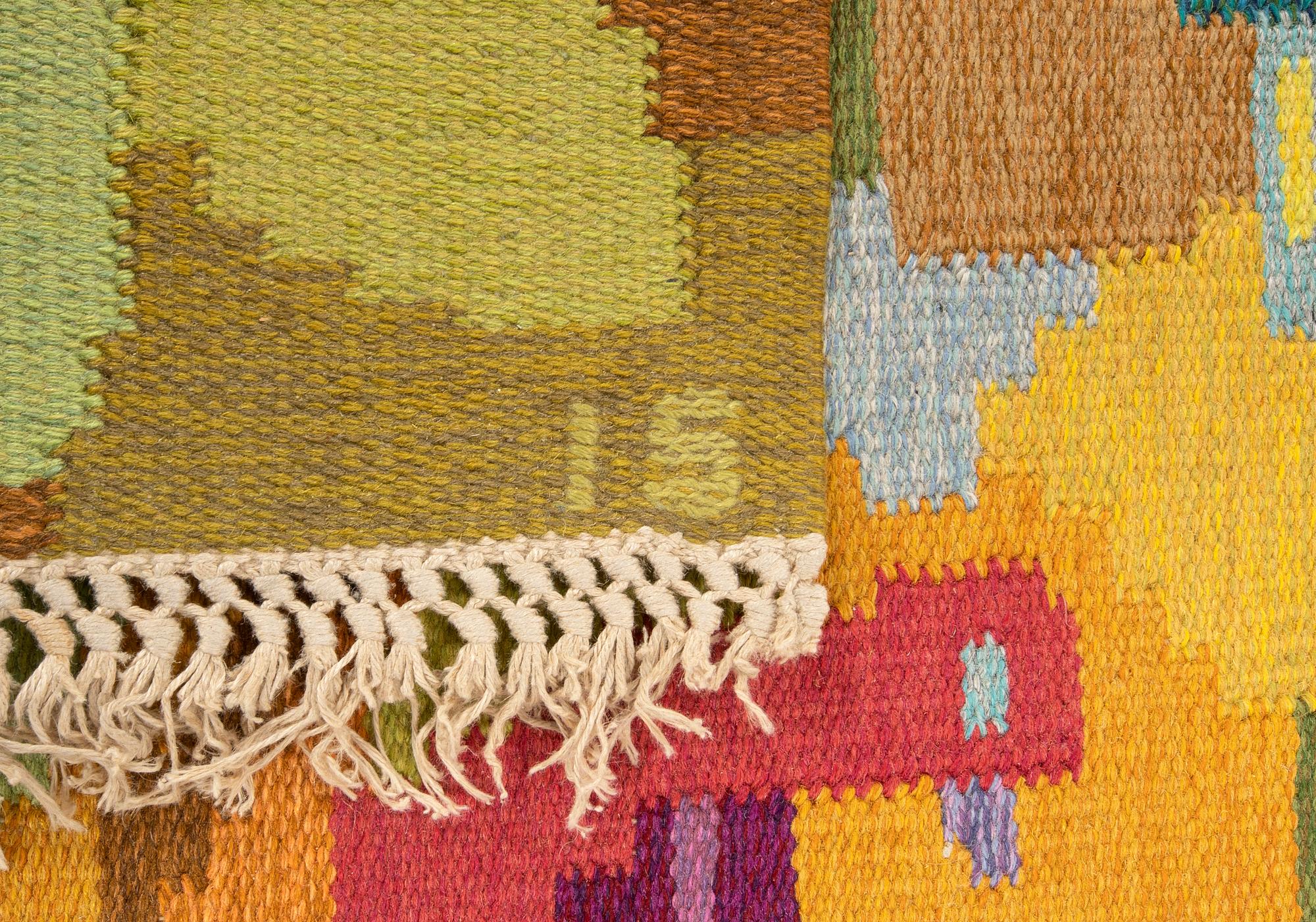 Ingegerd Silow, matta/vävnad Vårfåglar, signerad, 120x85 cm.