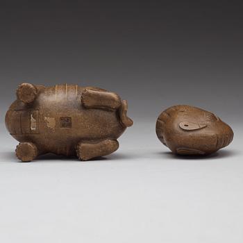 KÄRL med LOCK, yixinggods. Qingdynastin, troligen 1700-tal. Bär märkning.