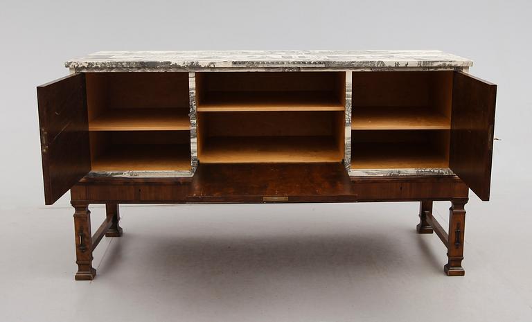 SIDEBOARD. 1900-talets första hälft.