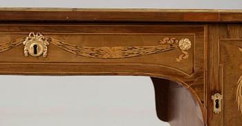 SKRIVBORD, av Georg Haupt (mästare i Stockholm 1770-1784), ej signerat. Gustavianskt.