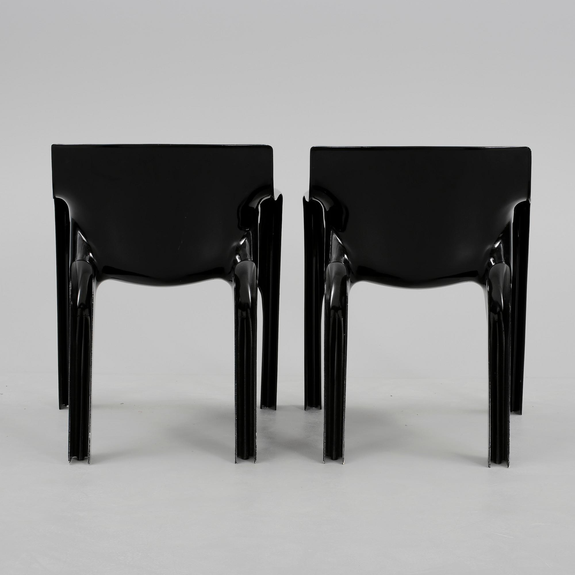 KARMSTOLAR, ett par, "The Gaudi Chair", Vico Magistretti, Artemide, Milano 1960-70-tal.
