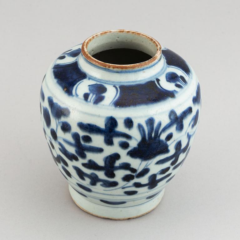 A blue and white jar, Transition, 17th Century.l.