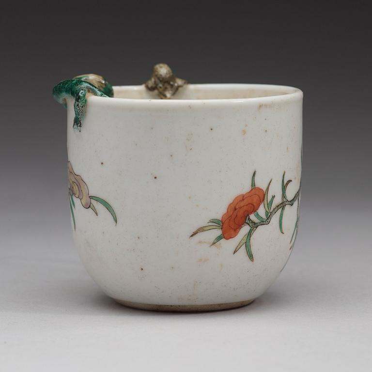 An enamelled cup, Qing dynasty, 19th Century.