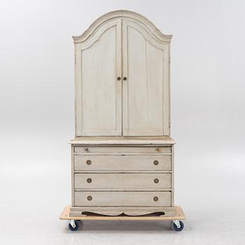 A cabinet, 19th Century.