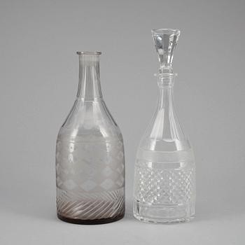 KARAFFER, 2 st. Glas. Sengustaviansk samt "Kent". omkring 1800 respektive 1900-tal.