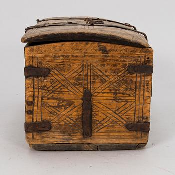 ARKKU 1500/1600-LUKU JA TUPAKKARASIA 1800-LUKU.