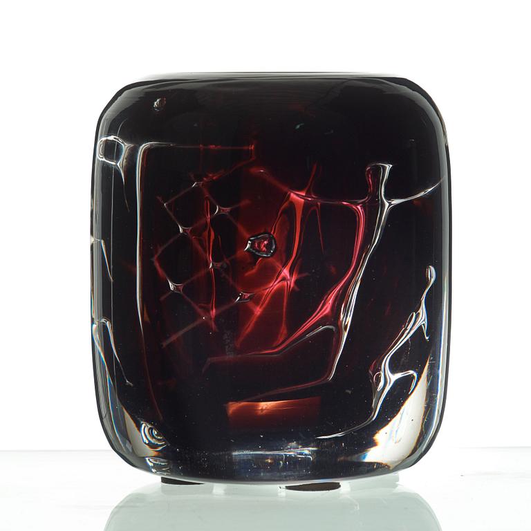 Edvin Öhrström, An Edvin Öhrström 'Ariel' glass vase, Orrefors 1937. (no 63).