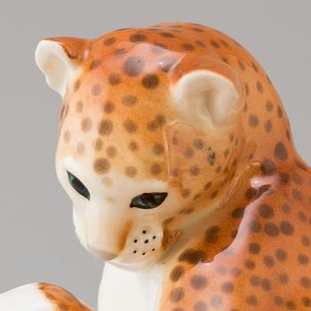 Two porcelaine figurines by Lomonosov, Russia, second half of the 20th century.