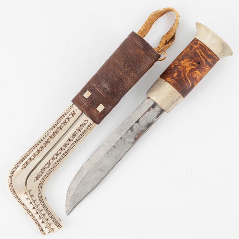 Nikolaus Fankki, A reindeer horn knife, signed and dated 1980.