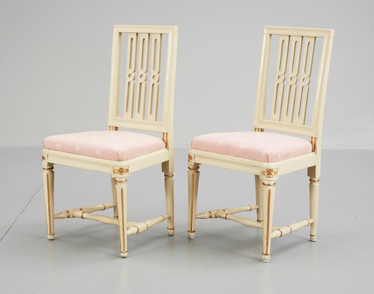 STOLAR, ett par, gustavianska, sent 1700-tal.