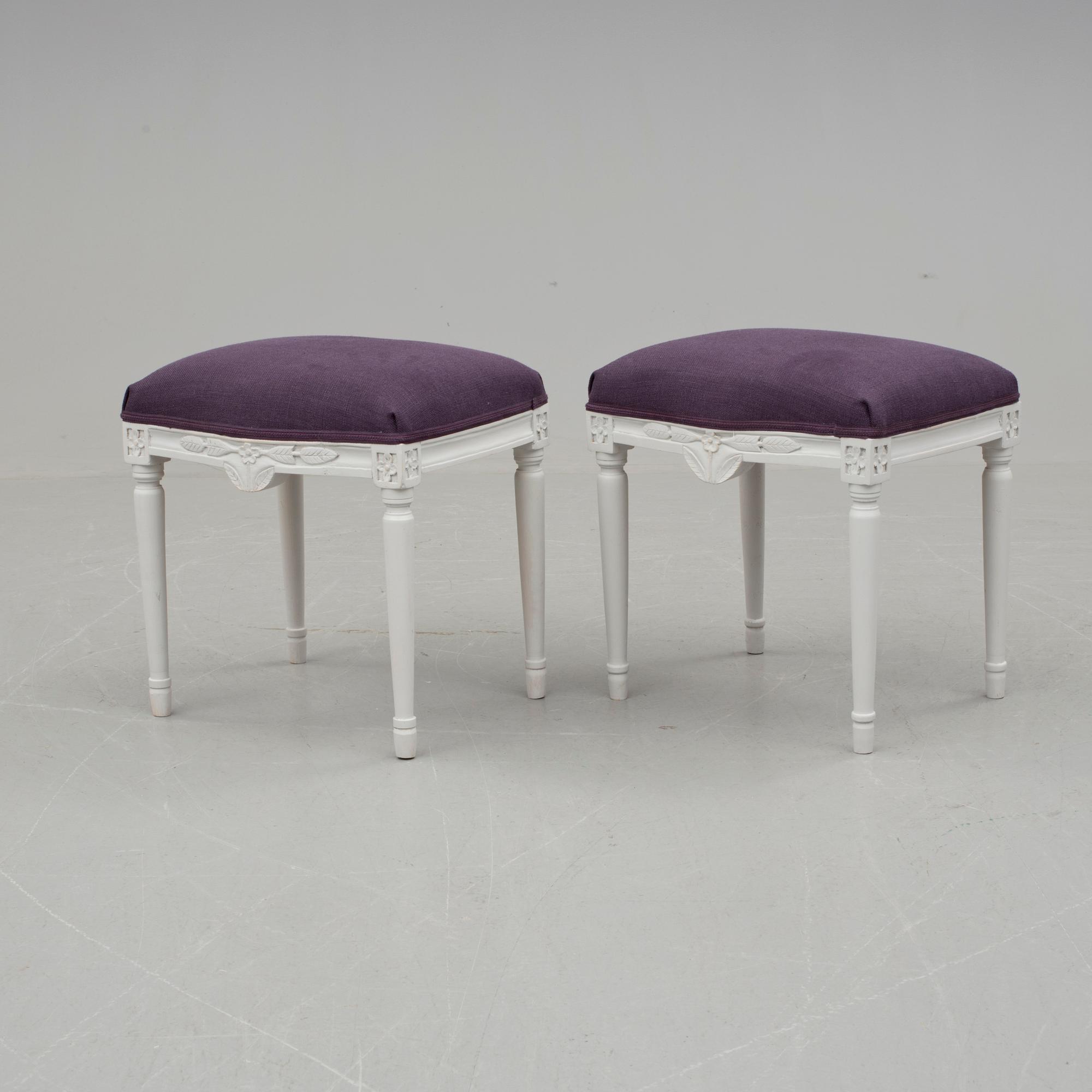 TABURETTER, ett par, Gustaviansk stil, 2000-tal.