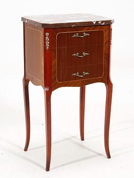 LAMPBYRÅ, Louis XVI-stil, sent 1900-tal.