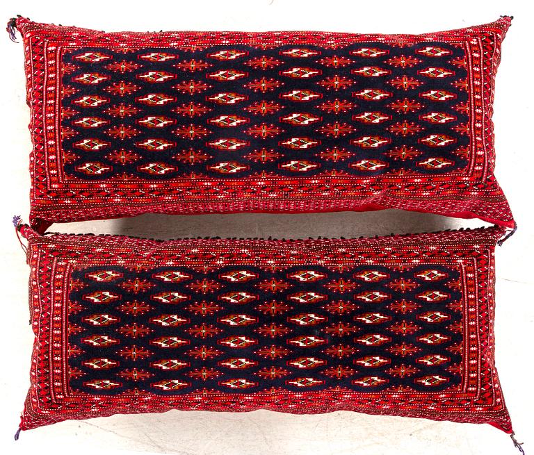 A pair of Tekke Turkmen cushions 125x58 cm each.