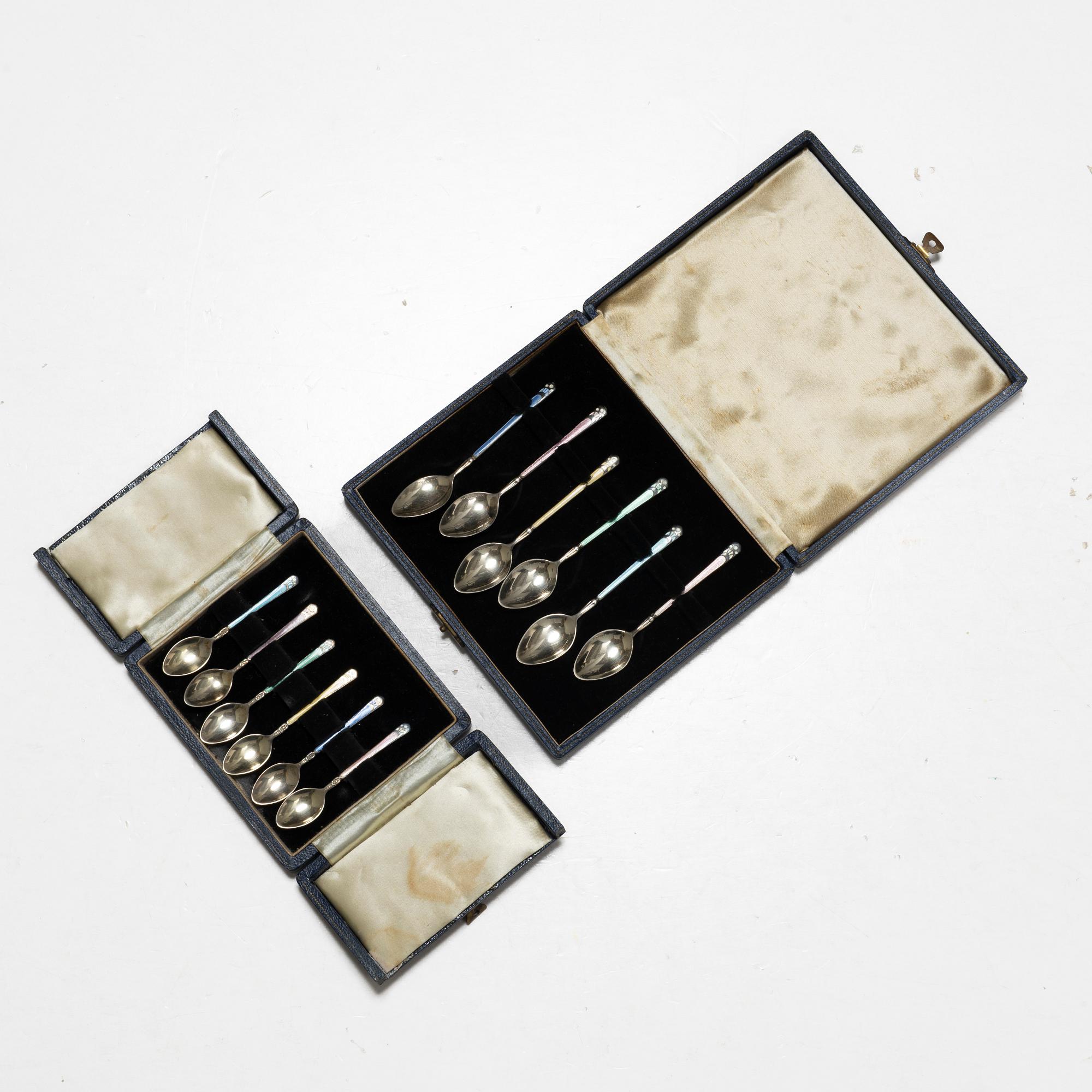 Turner & Simpson Ltd, a set of silver and enamel mocha spoons, Birmingham 1960-1961 (6+6 pcs).