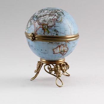 JORDGLOB, glas, omkring år 1900.