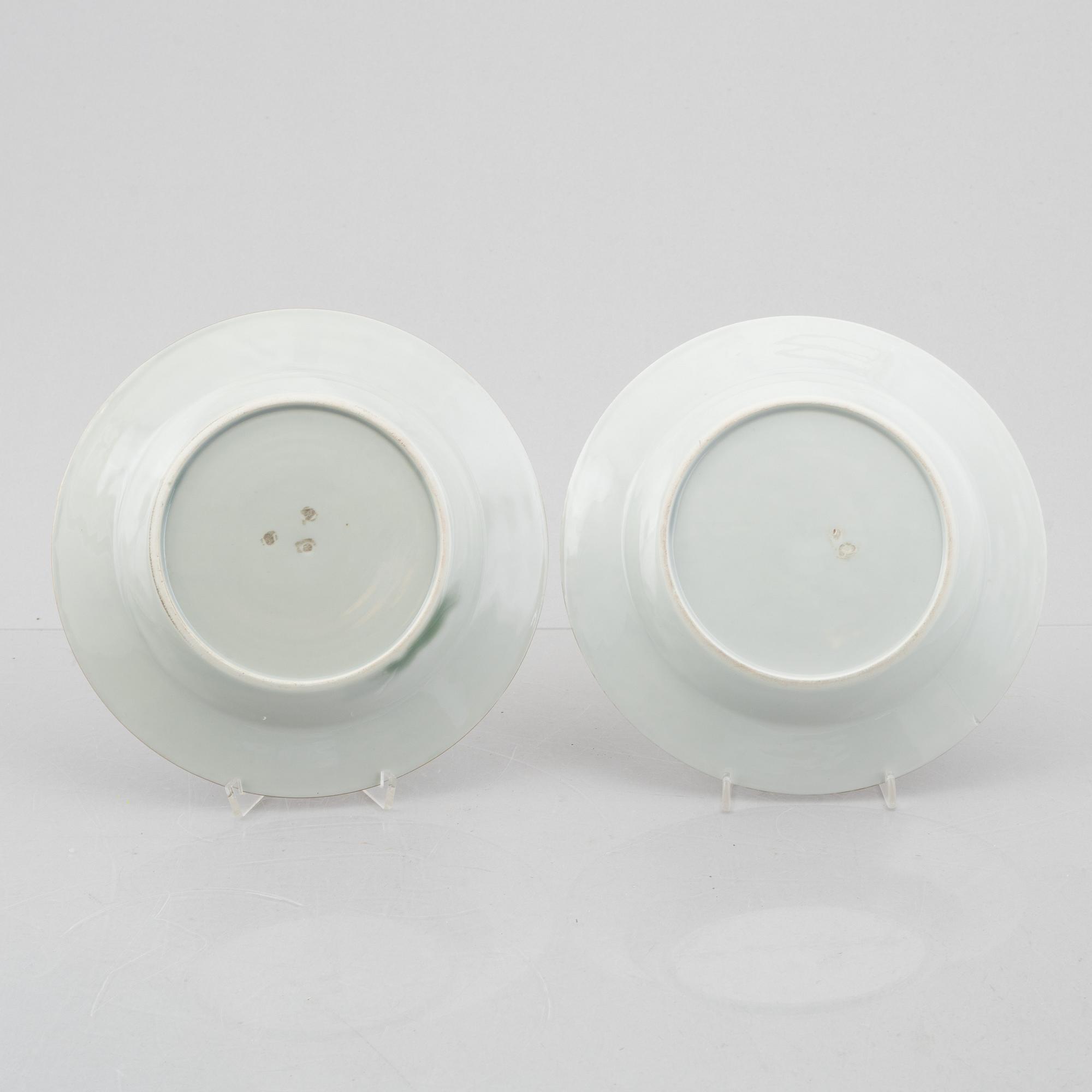 A group of nine porcelain armorial plates, probablu Samson, 19th/20th century.