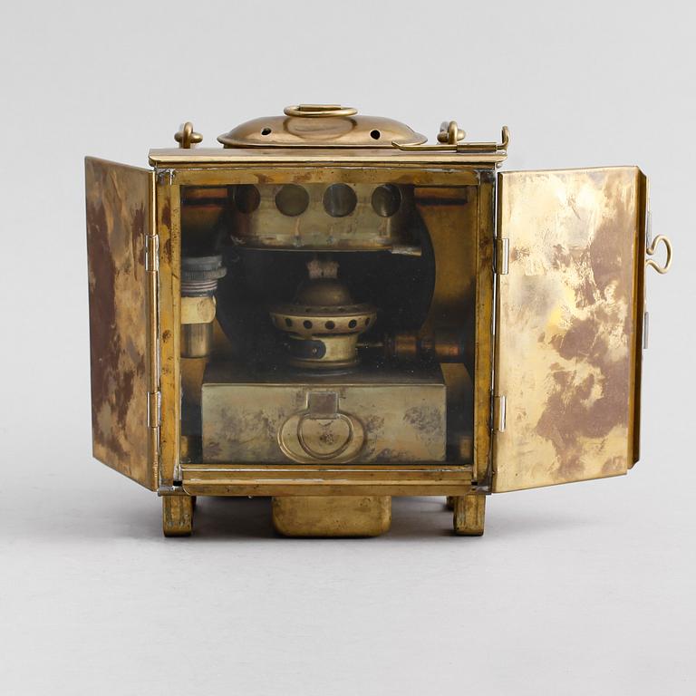 LANTERNA, mässing, F.F.A Schulze, Berlin, 1917.