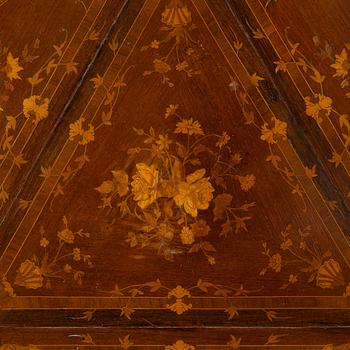 Two matched dropleaf tables, Louis XV style from around the year 1900.